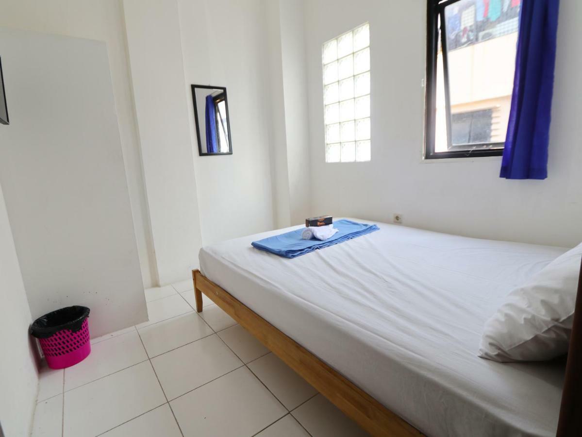 Kamar Keluarga Kalideres จาการ์ตา ภายนอก รูปภาพ