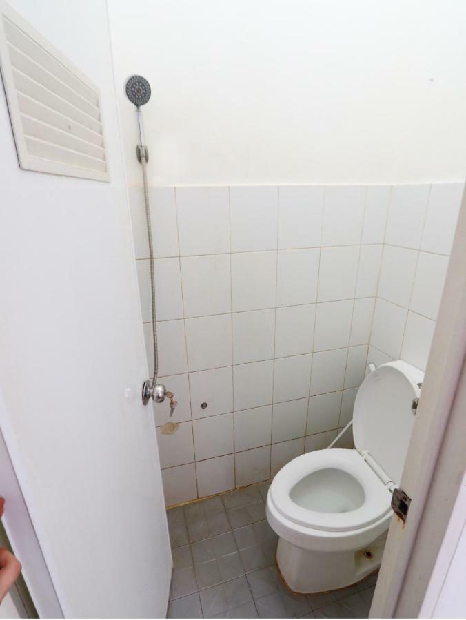 Kamar Keluarga Kalideres จาการ์ตา ภายนอก รูปภาพ